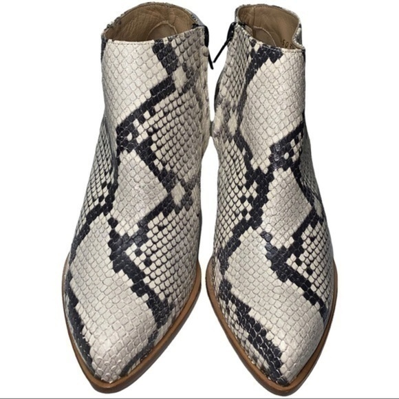 Alberto Zago Women’s Size 36.5 6 Black White Python Snakeskin Ankle Boots - Picture 1 of 9
